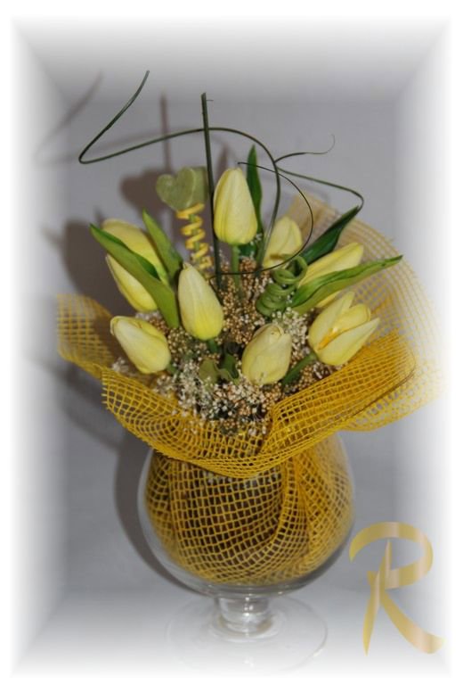 Tulipani in coppa di vetro